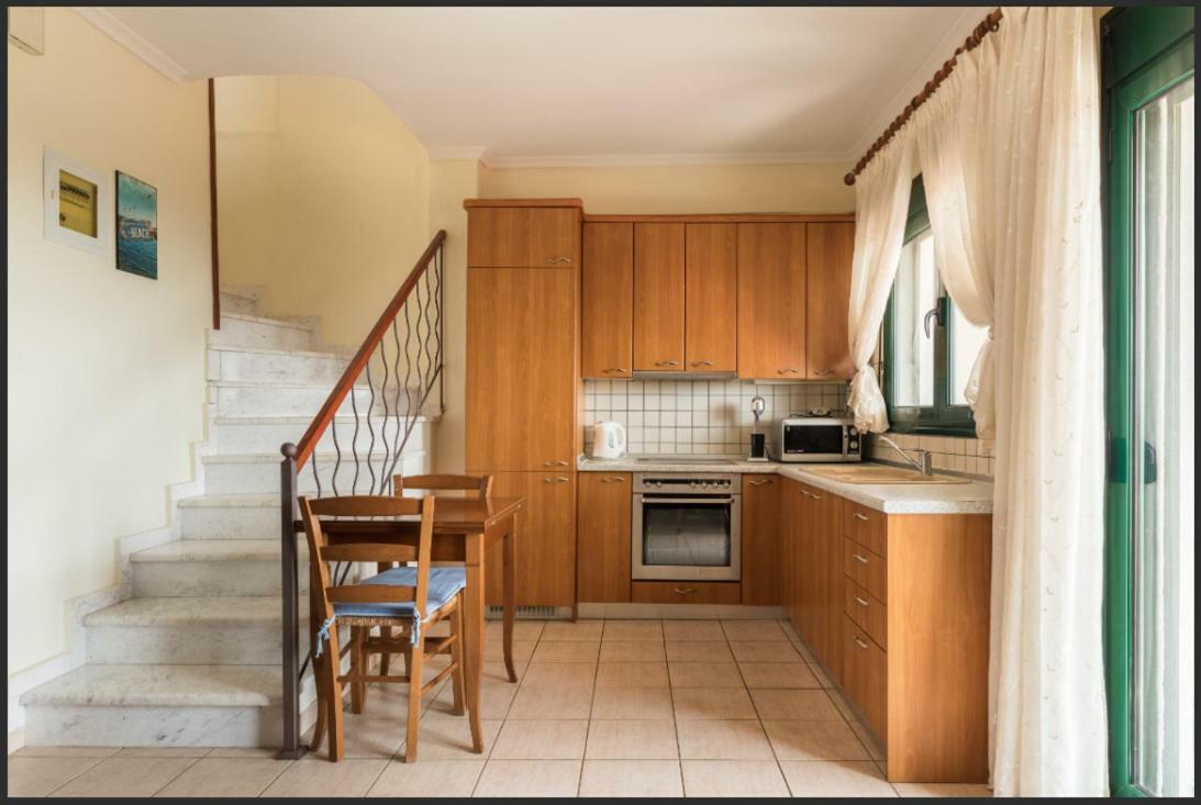 Ferienwohnung Oxana House Nea Moudania Exterior foto